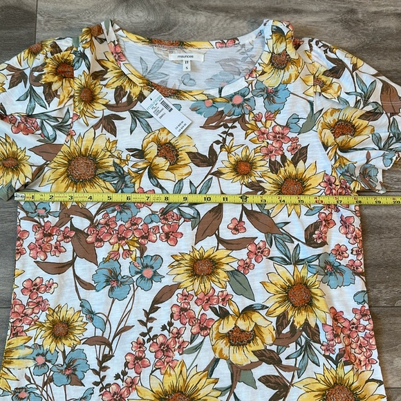 Maurice’s top NWT - Picture 4 of 7